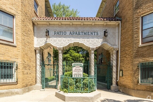 Building Photo - Beautiful Edgewater Efficiency Studio ~ He... Unit 6226-2F Rental