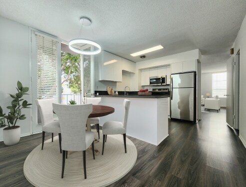 Photo - 831 2nd Street