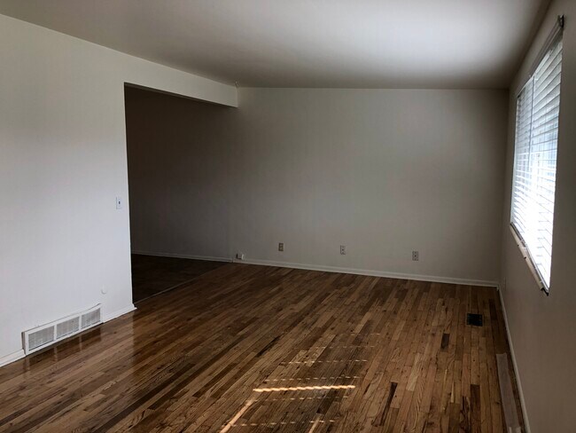Photo - 2305 S 1700 E