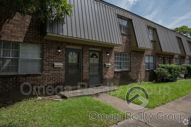 Building Photo - 2703 Hackberry Rd Rental