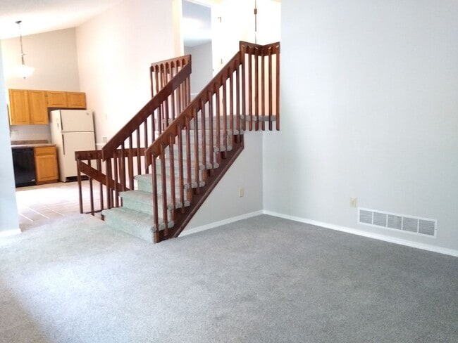 Building Photo - Lovely Split Level Ranch Home in Louisville Next To Open Space