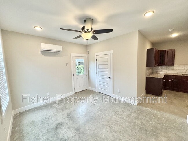 Photo - 202 W 15th St Unit D