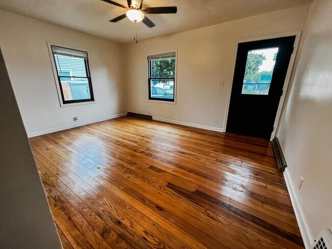 Photo - 1606 Ashland Ave