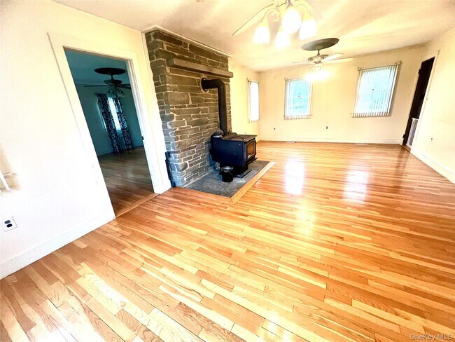 Photo - 57 Hubbard Rd