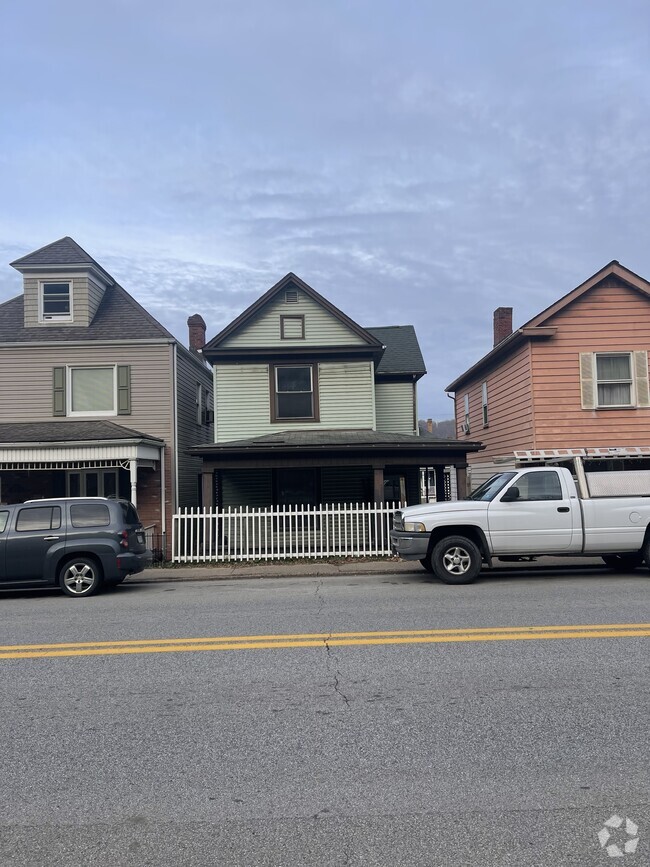 Building Photo - 423 Warwood Ave Rental
