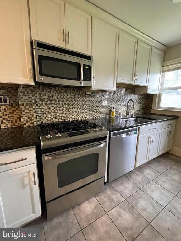 Photo - 721 Mayflower Ave