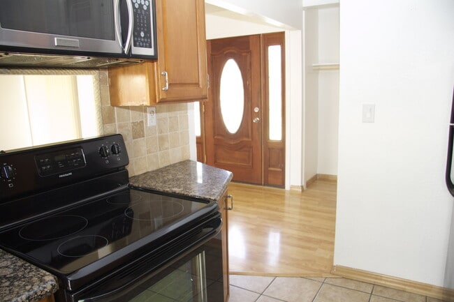 Photo - 43293 Sweetwood St