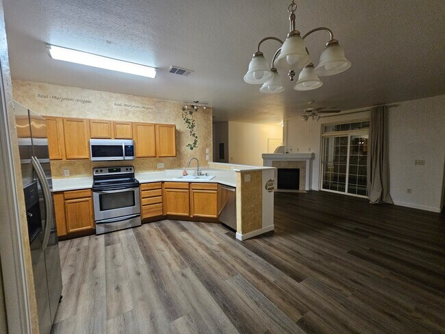 Spacious kitchen - 3282 E 103rd Dr Unit apt. 1603