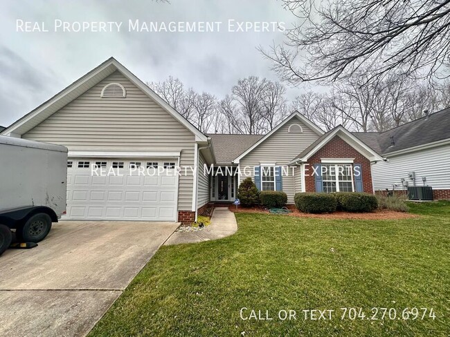 Charming 3BR/2BA home in Charlotte! - Charming 3BR/2BA home in Charlotte!