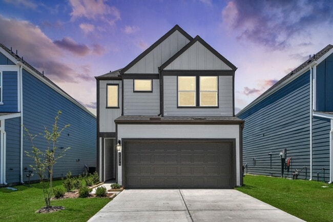 Building Photo - 2034 Olivos St