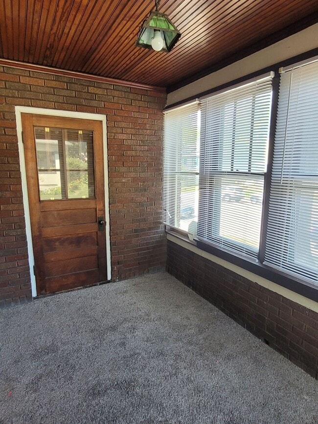 Photo - Charming home DOWNTOWN, steps from Columbia College