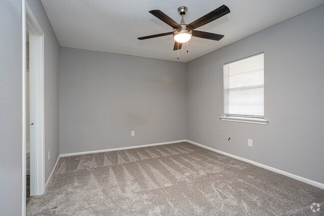 1HAB, 1BA - 550 ft² - Covington Square Apartments