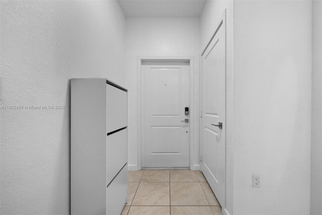 Photo - 757 SW 11th St