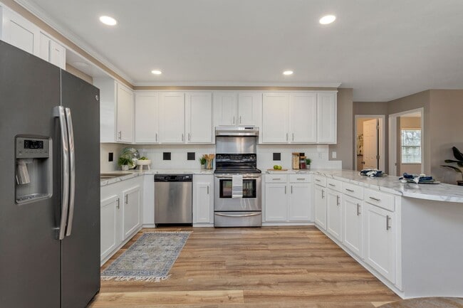 Photo - 127 Kathy Rd