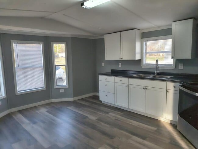 Photo - 814 S Kern Ave