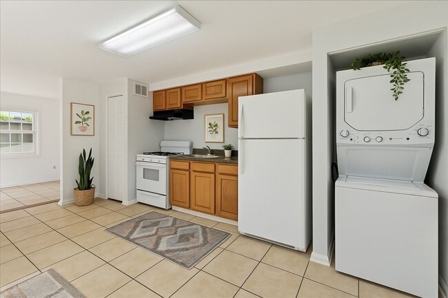 Photo - 2 Bedroom Close to Campus Unit 3