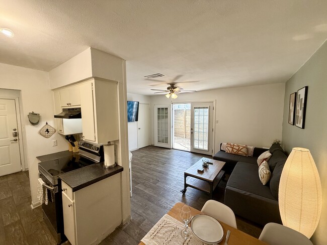 Building Photo - 2218 Mission Hill Dr Unit 101