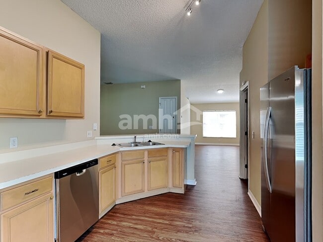 Photo - 875 Sedgewood Cir