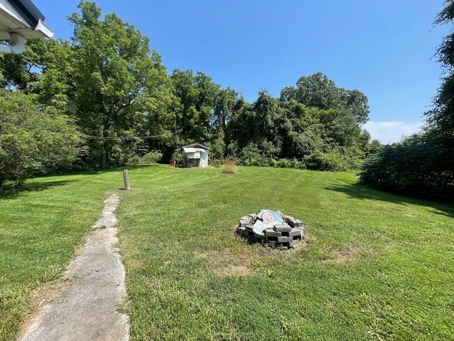 Photo - 2 Bedroom / 1 Bath Brick Home Jonesborough, TN
