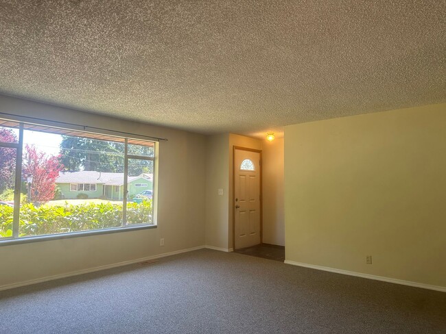Photo - Updated 3-Bedroom Home with Deck & Garage in Mountlake Terrace!!!