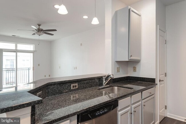 Photo - 2655 Prosperity Ave Unidad Halstead At The Metro