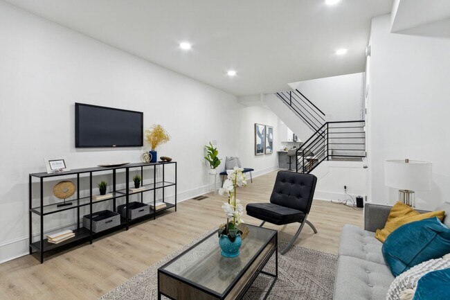 Photo - 6202 Callowhill St