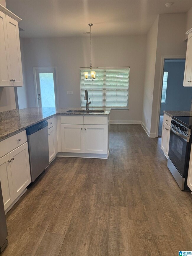 Photo - 424 Harless Ln