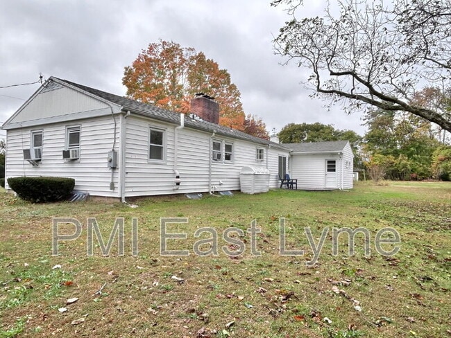 Photo - 22 Whitewood St