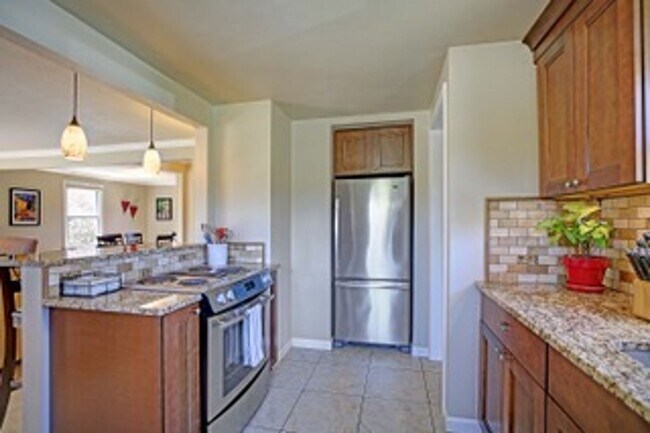 Photo - Picture Perfect 3-Bedroom Shoreline Home
