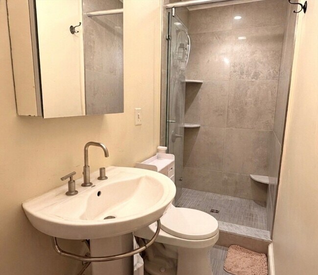 11 Irving St Unit 6