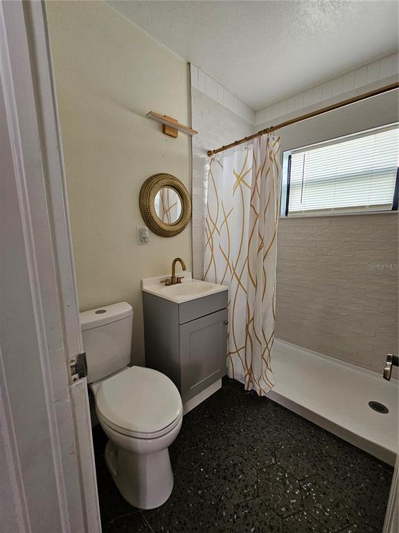 Photo - 415 W Oak Dr