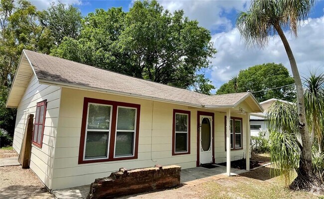 Building Photo - 12504 Forest Hills Dr Rental