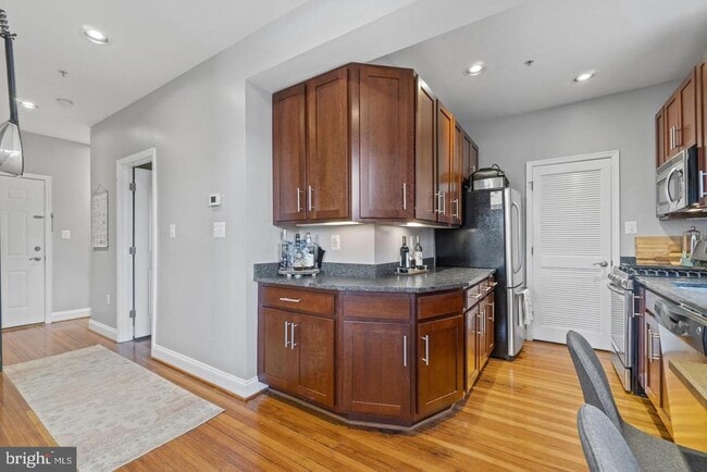 Photo - 410 15th St NE Unit 13