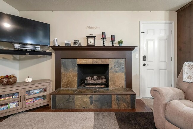 Photo - Beautiful 4 Bedroom Home in Sandy!