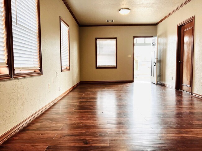 Photo - Charming 2BD 1BA Bungalow Home in El Reno!!