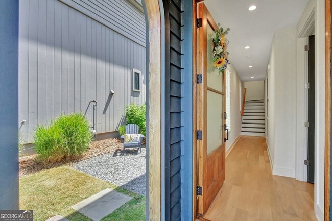 Photo - 120 Heatherden Ave