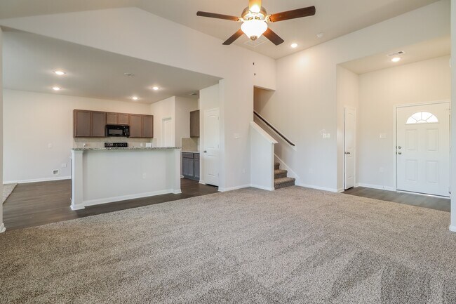 Photo - 14725 Country Club Dr