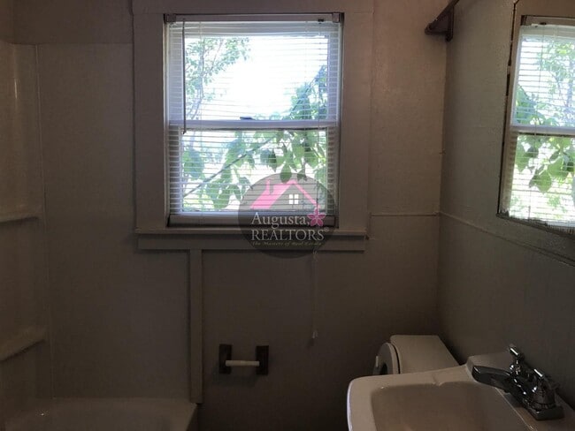 Photo - Weekly-1517 Avenue D Unit 1517 B Upstairs