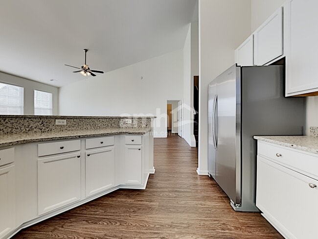 Photo - 128 Satur Dr