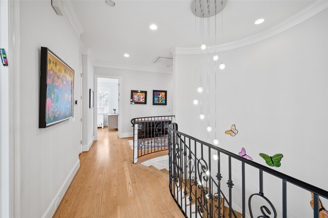 Photo - 2215 Branard St