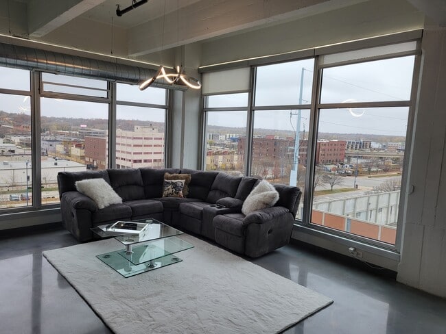 Photo - 120 SW 5th St Unit 601