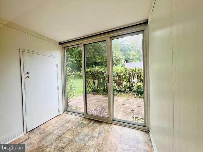 Photo - 10570 Twin Rivers Rd Unidad A1