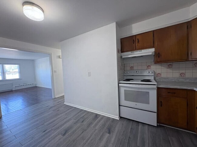 641 Newhall St Unit 2L