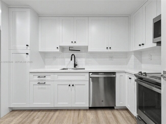 Photo - 90 Edgewater Dr Unit 818