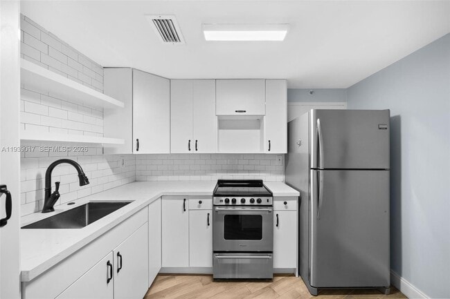 Building Photo - 3301 NE 5th Ave Unit 221