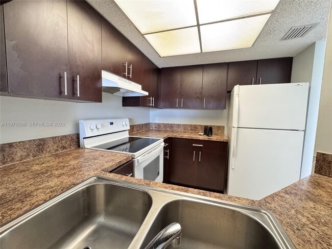 Photo - 5200 NW 31st Ave