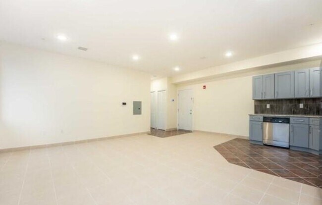 Photo - 44 Bergen Blvd Unit 4