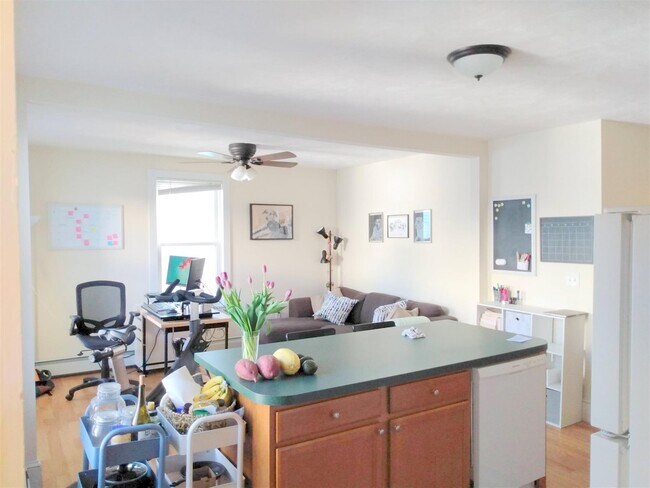 Photo - 323 Columbia St Unit 2