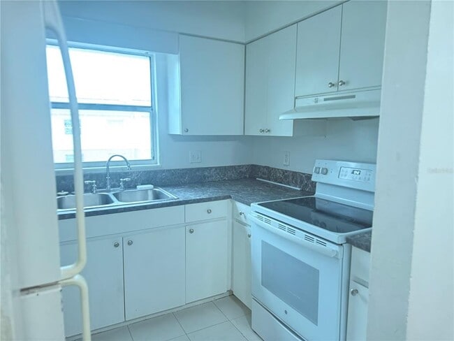 Photo - 7210 N Manhattan Ave Unidad 1724