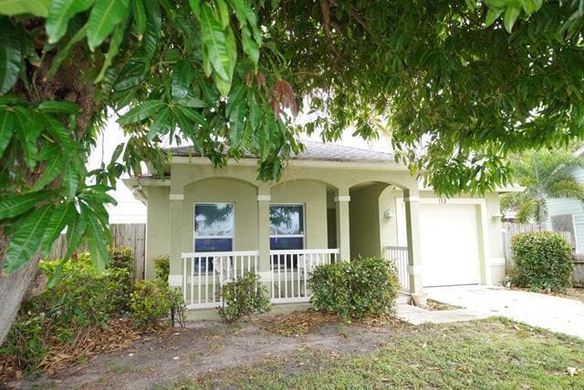 Photo - 112 SE 2nd Ave